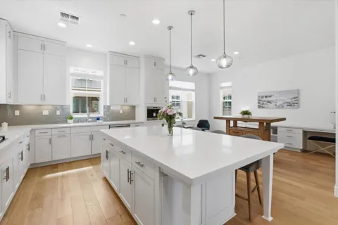 7168 Carneros Lane