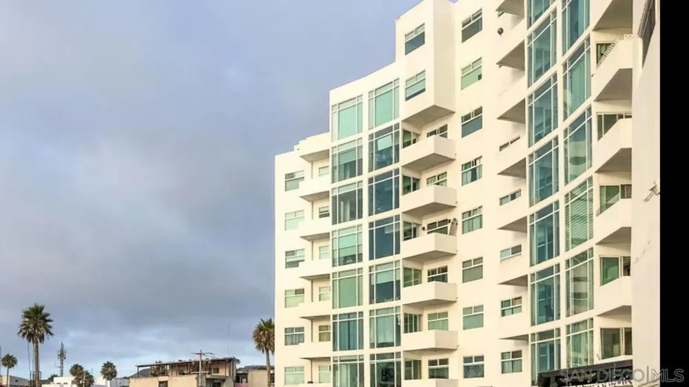 21 C Oceano Pacifico Other, CA 99999