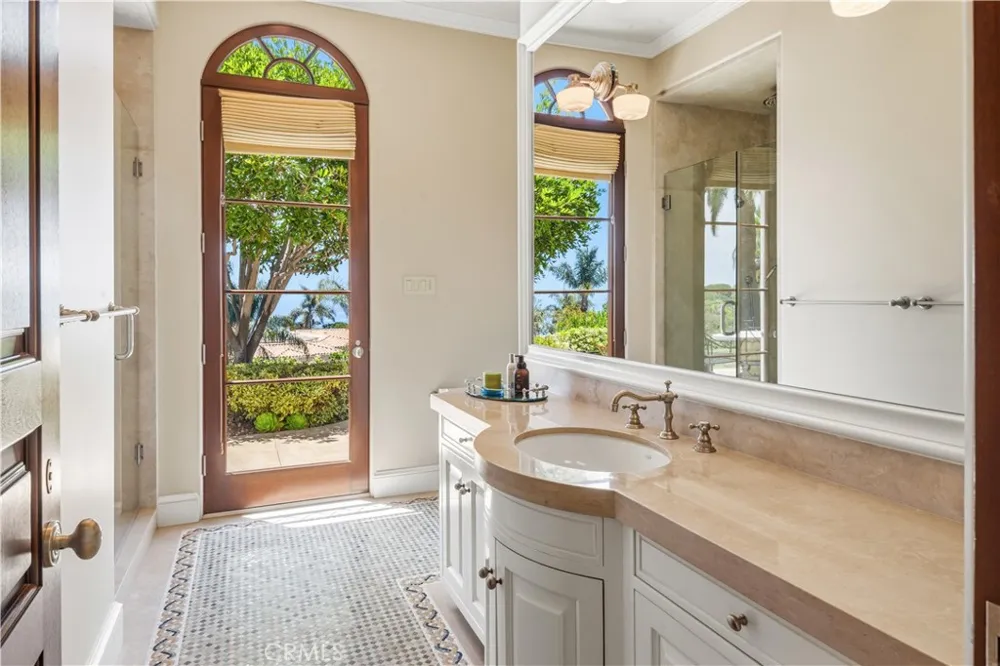 64 Laurel Drive Rancho Palos Verdes, CA 90275