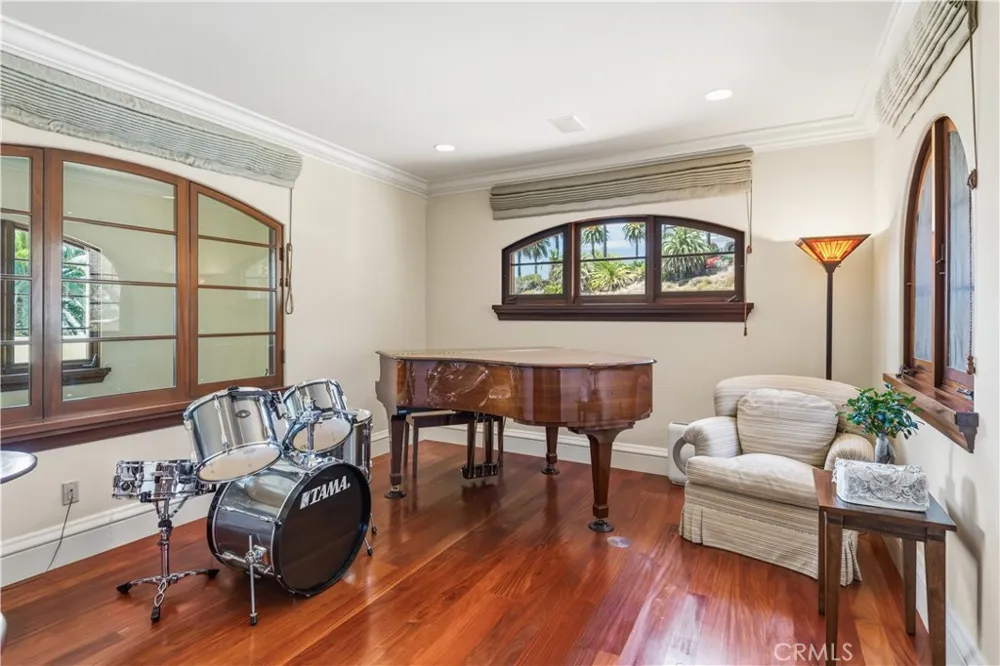 64 Laurel Drive Rancho Palos Verdes, CA 90275