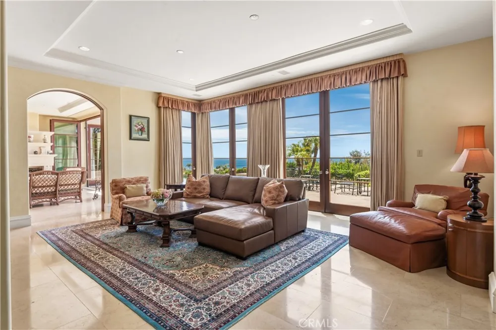 64 Laurel Drive Rancho Palos Verdes, CA 90275