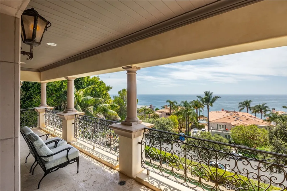 64 Laurel Drive Rancho Palos Verdes, CA 90275