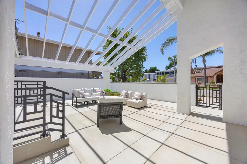 4232 Pierson Drive Huntington Beach, CA 92649