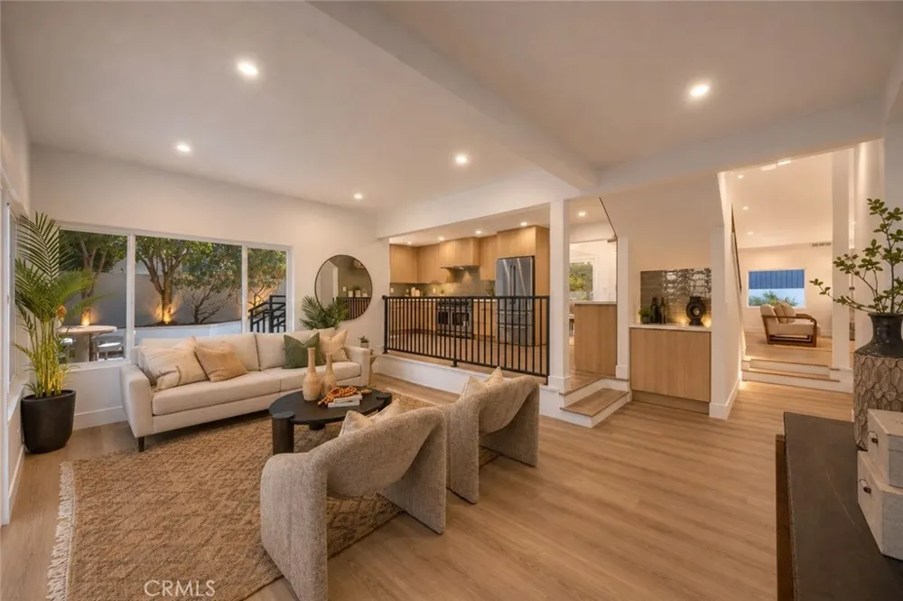 4232 Pierson Drive Huntington Beach, CA 92649