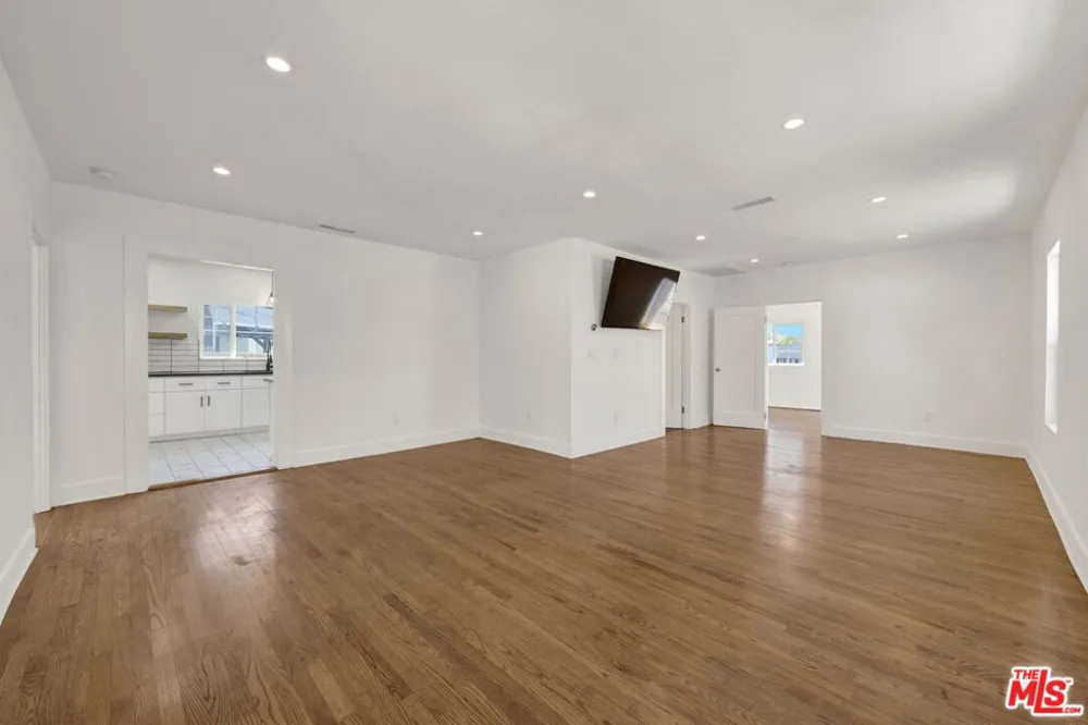 4157 W Avenue 40 Los Angeles, CA 90065