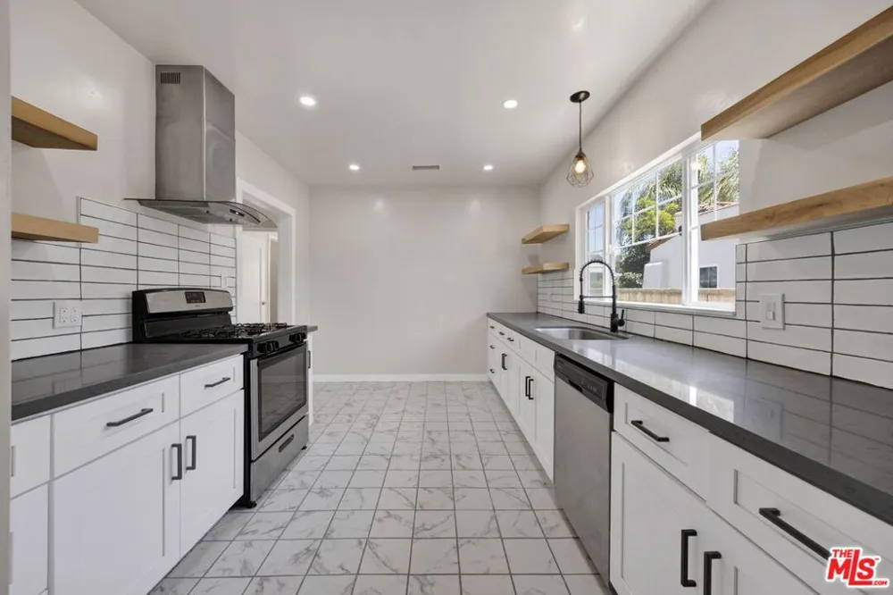 4157 W Avenue 40 Los Angeles, CA 90065