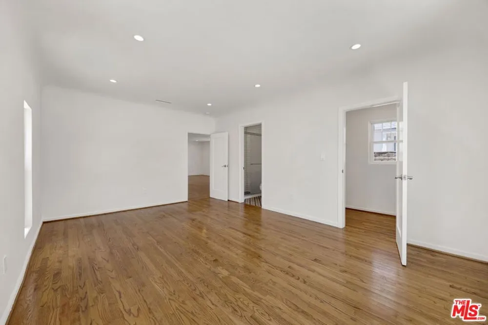 4157 W Avenue 40 Los Angeles, CA 90065