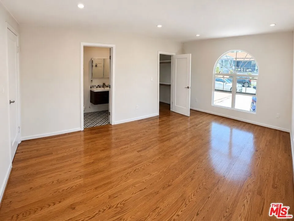 4157 W Avenue 40 Los Angeles, CA 90065