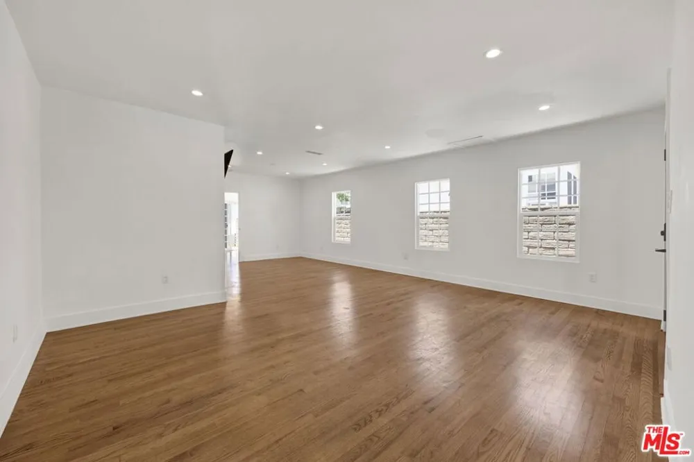 4157 W Avenue 40 Los Angeles, CA 90065