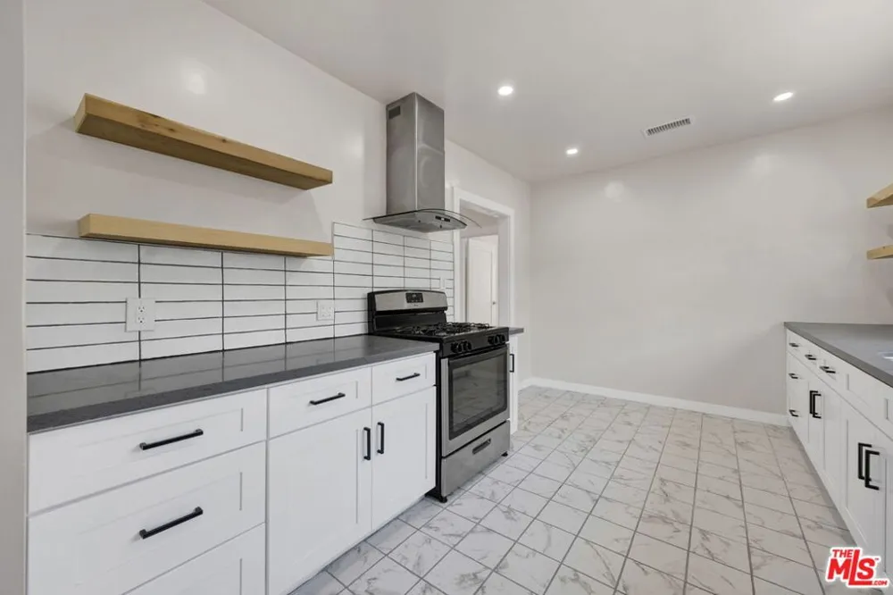 4157 W Avenue 40 Los Angeles, CA 90065