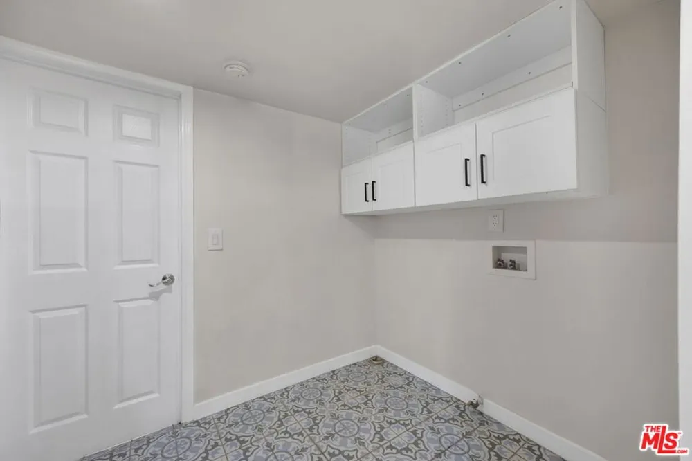 4157 W Avenue 40 Los Angeles, CA 90065
