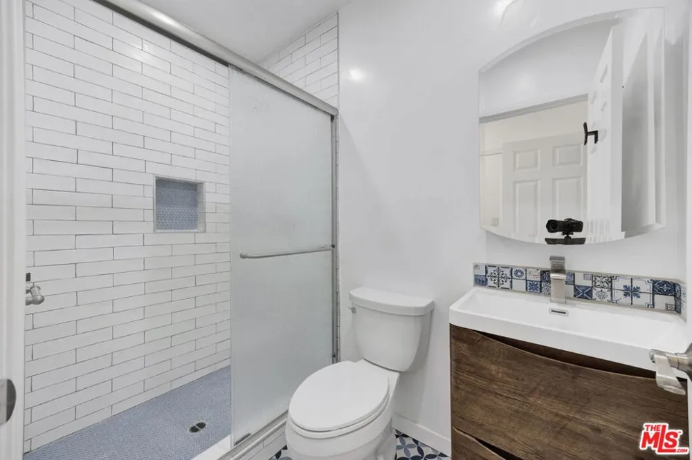 4157 W Avenue 40 Los Angeles, CA 90065