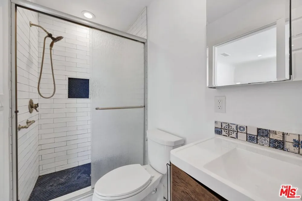 4157 W Avenue 40 Los Angeles, CA 90065