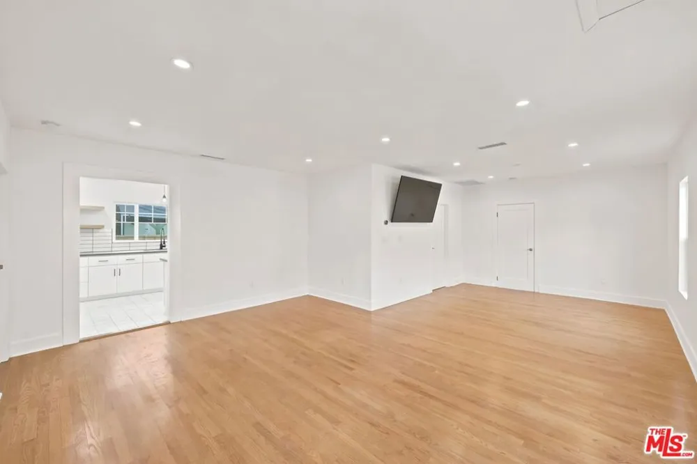 4157 W Avenue 40 Los Angeles, CA 90065
