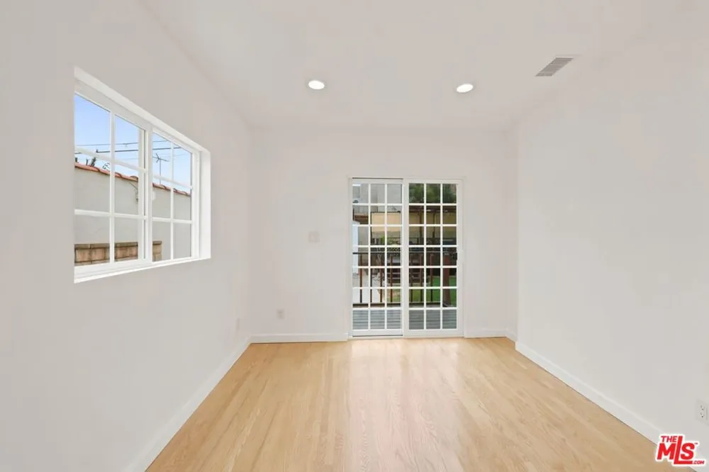4157 W Avenue 40 Los Angeles, CA 90065