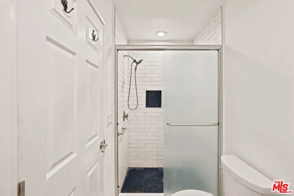 4157 W Avenue 40 Los Angeles, CA 90065