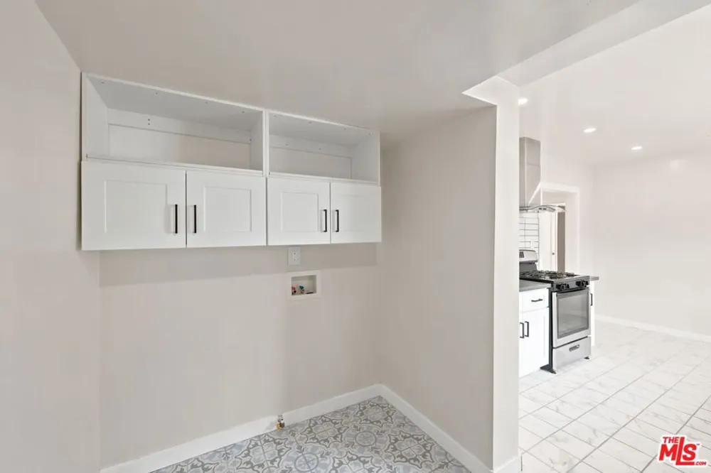 4157 W Avenue 40 Los Angeles, CA 90065