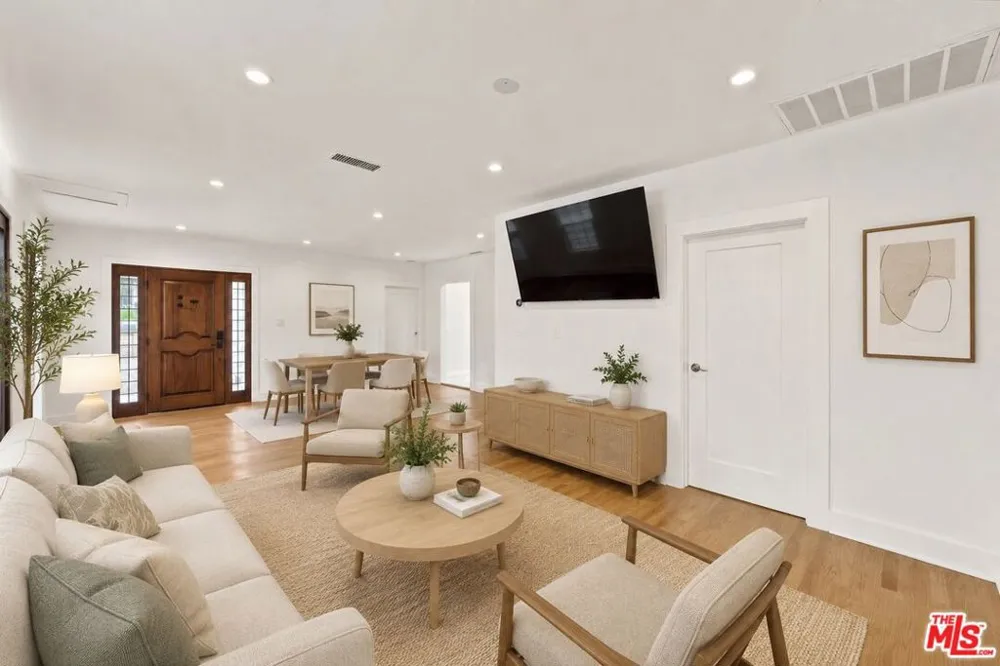 4157 W Avenue 40 Los Angeles, CA 90065