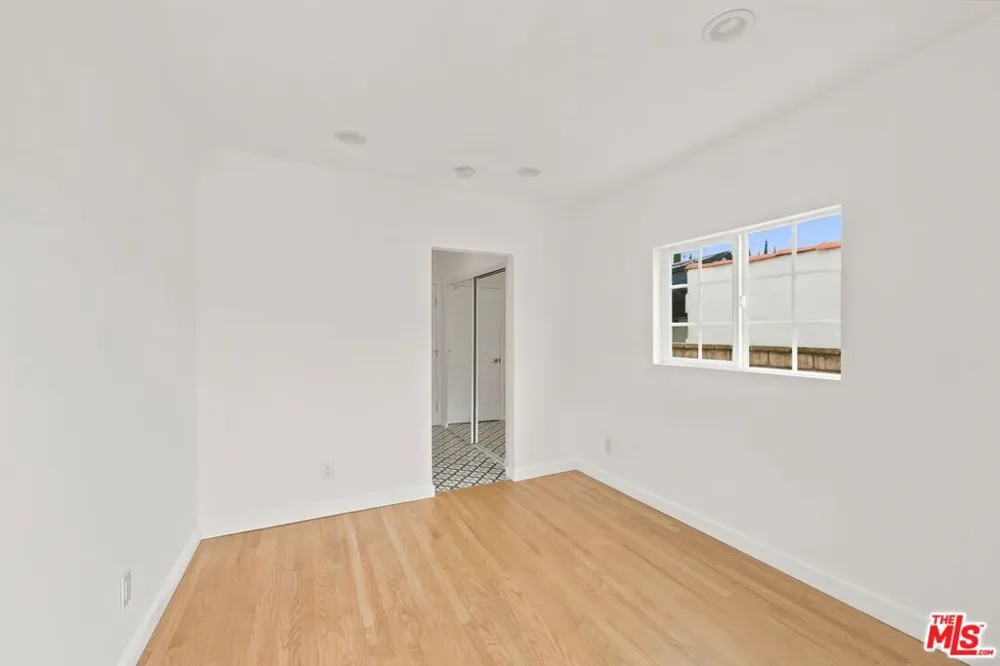 4157 W Avenue 40 Los Angeles, CA 90065