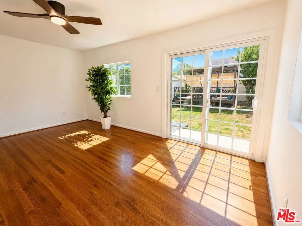 4157 W Avenue 40 Los Angeles, CA 90065