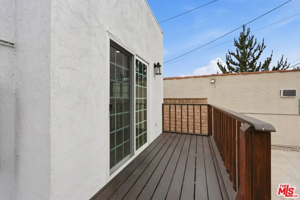 4157 W Avenue 40 Los Angeles, CA 90065