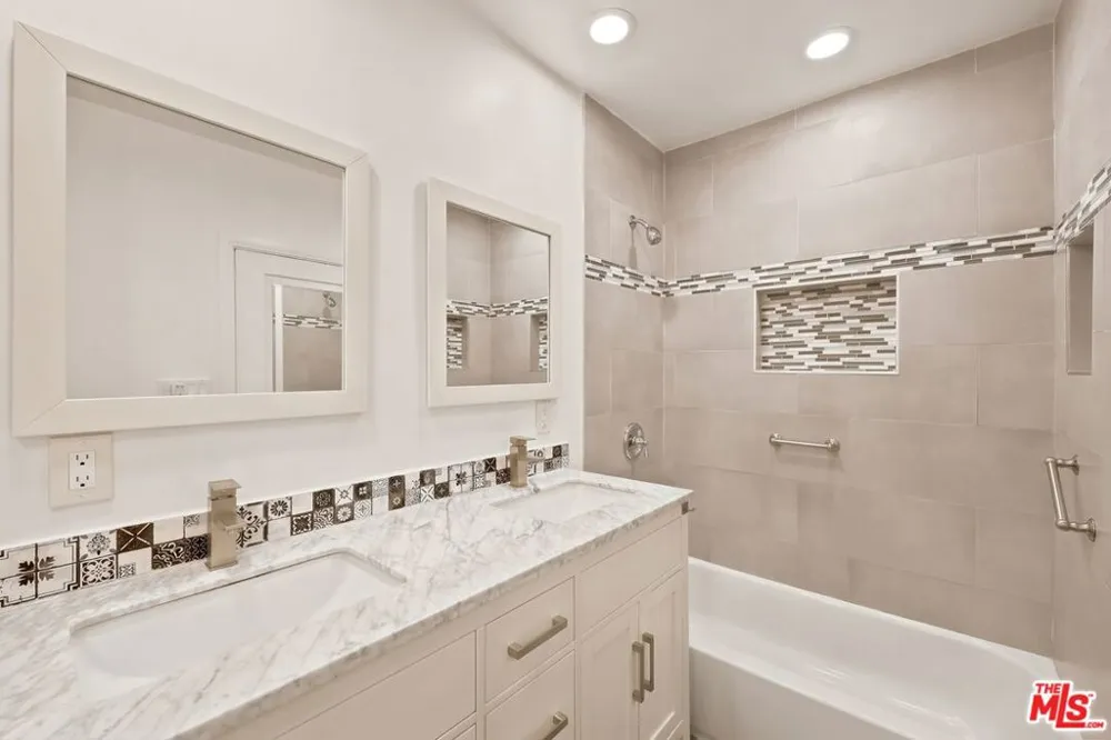 4157 W Avenue 40 Los Angeles, CA 90065