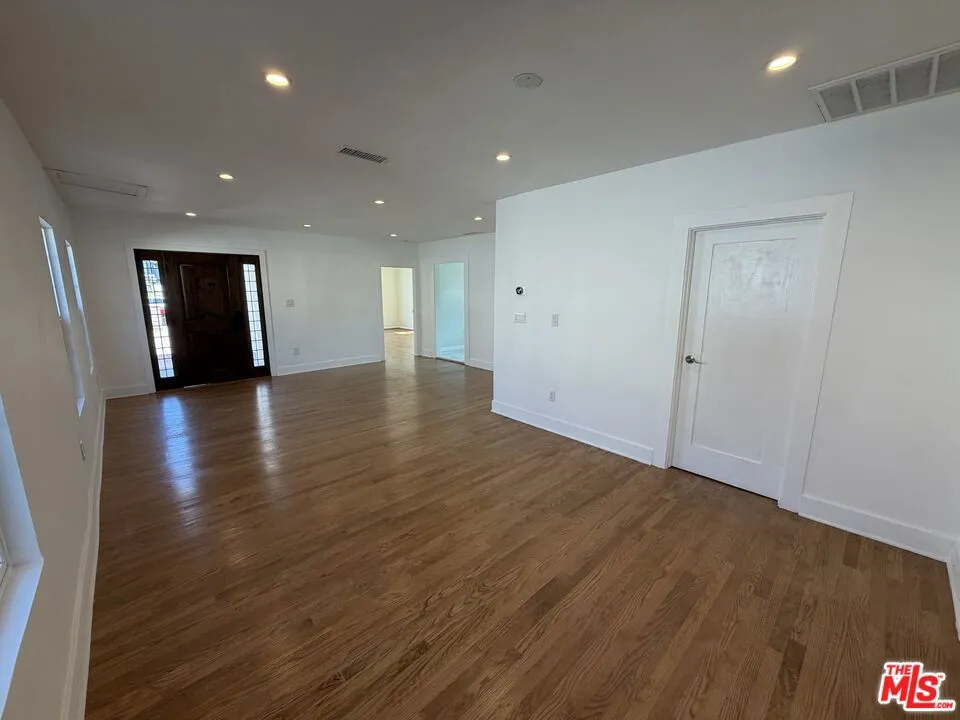 4157 W Avenue 40 Los Angeles, CA 90065