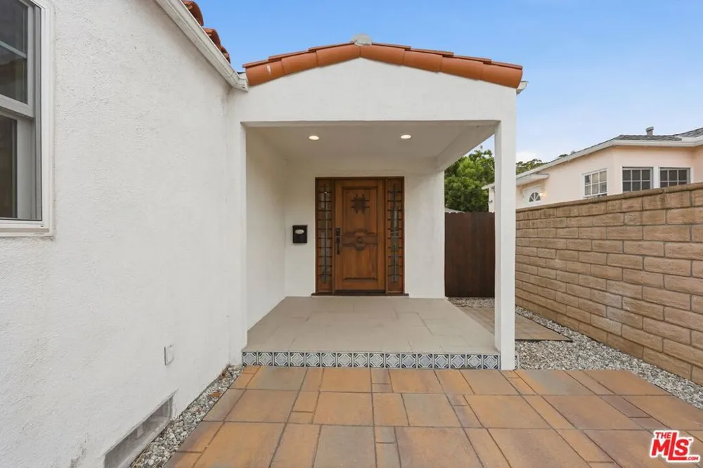 4157 W Avenue 40 Los Angeles, CA 90065