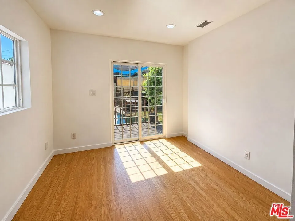 4157 W Avenue 40 Los Angeles, CA 90065