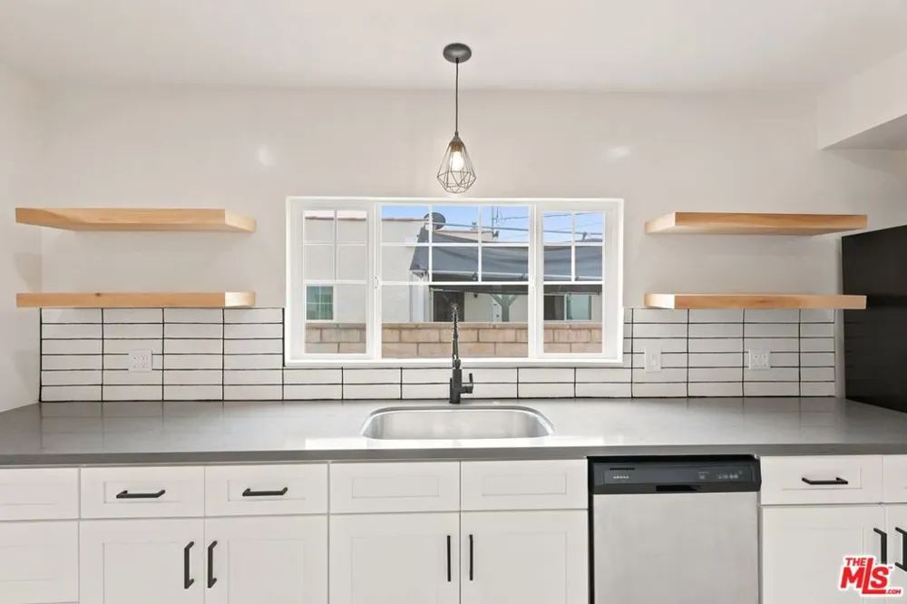 4157 W Avenue 40 Los Angeles, CA 90065
