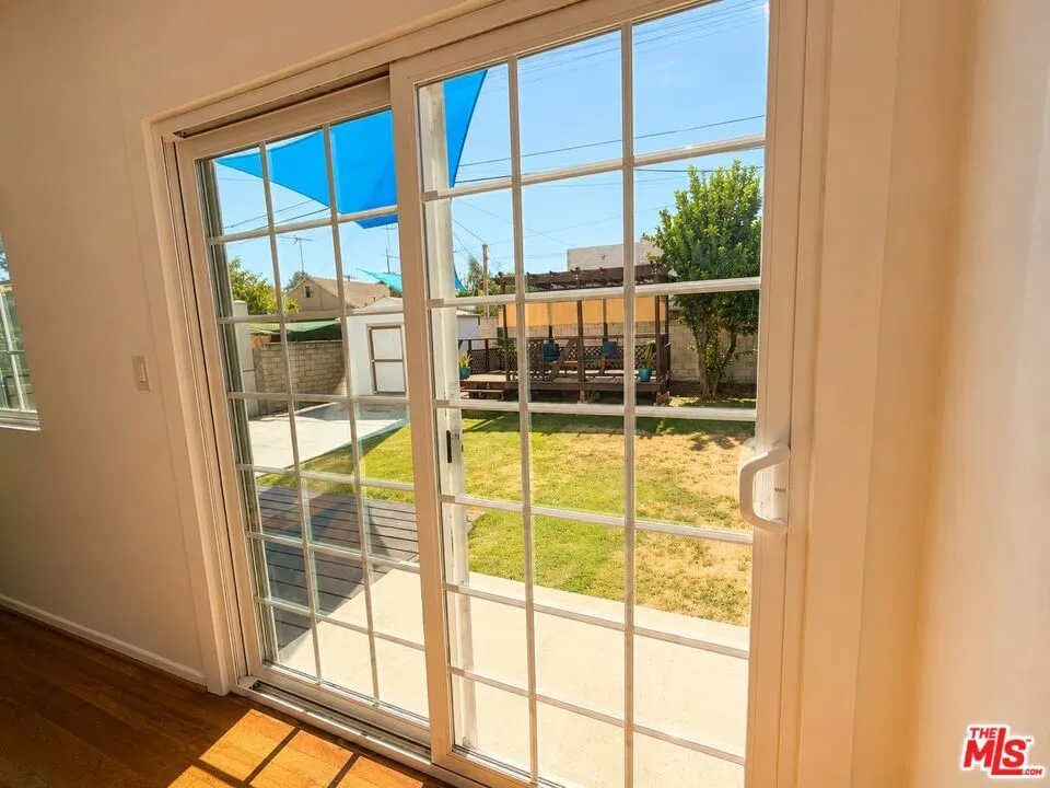 4157 W Avenue 40 Los Angeles, CA 90065