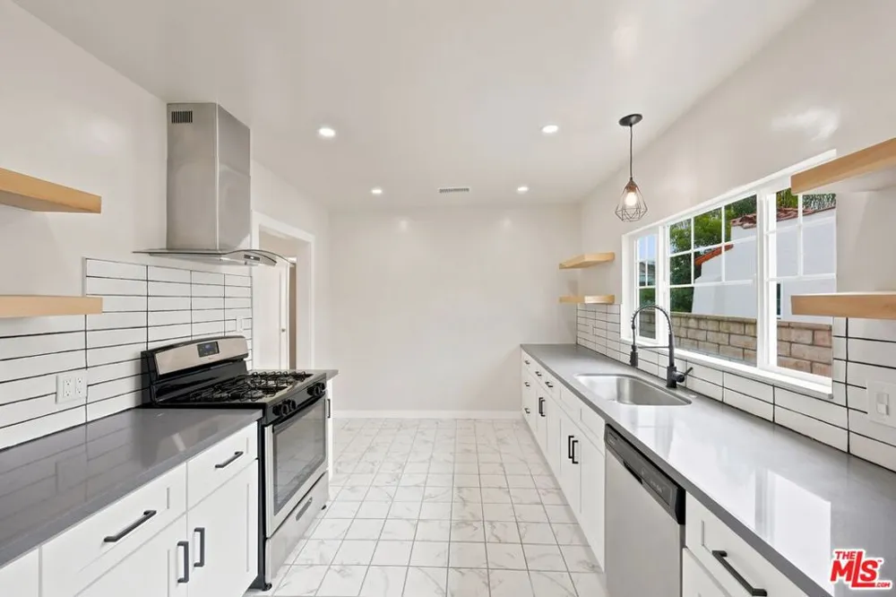 4157 W Avenue 40 Los Angeles, CA 90065