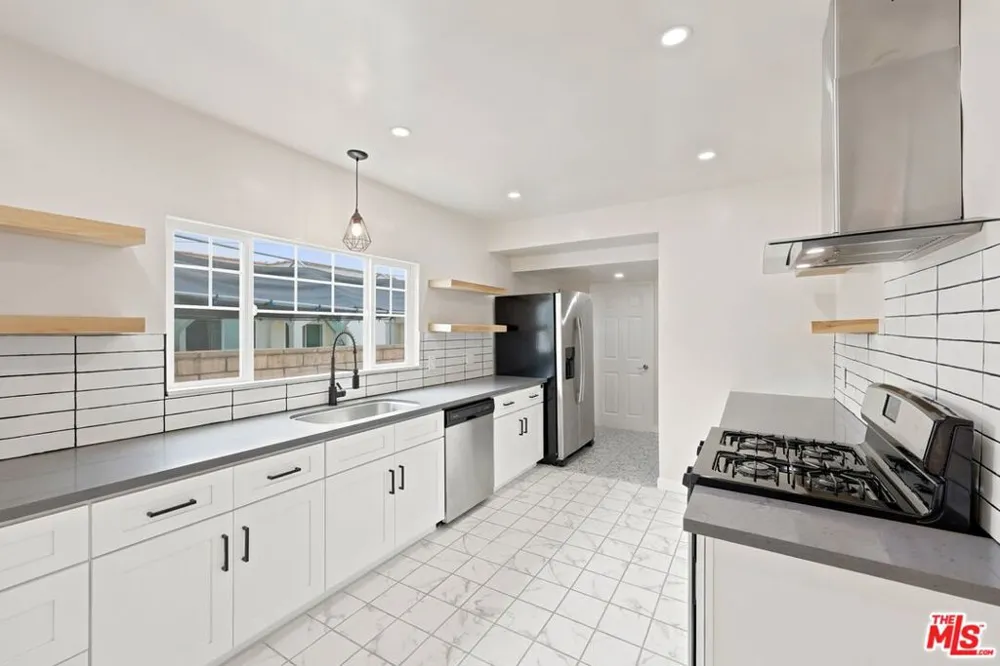 4157 W Avenue 40 Los Angeles, CA 90065