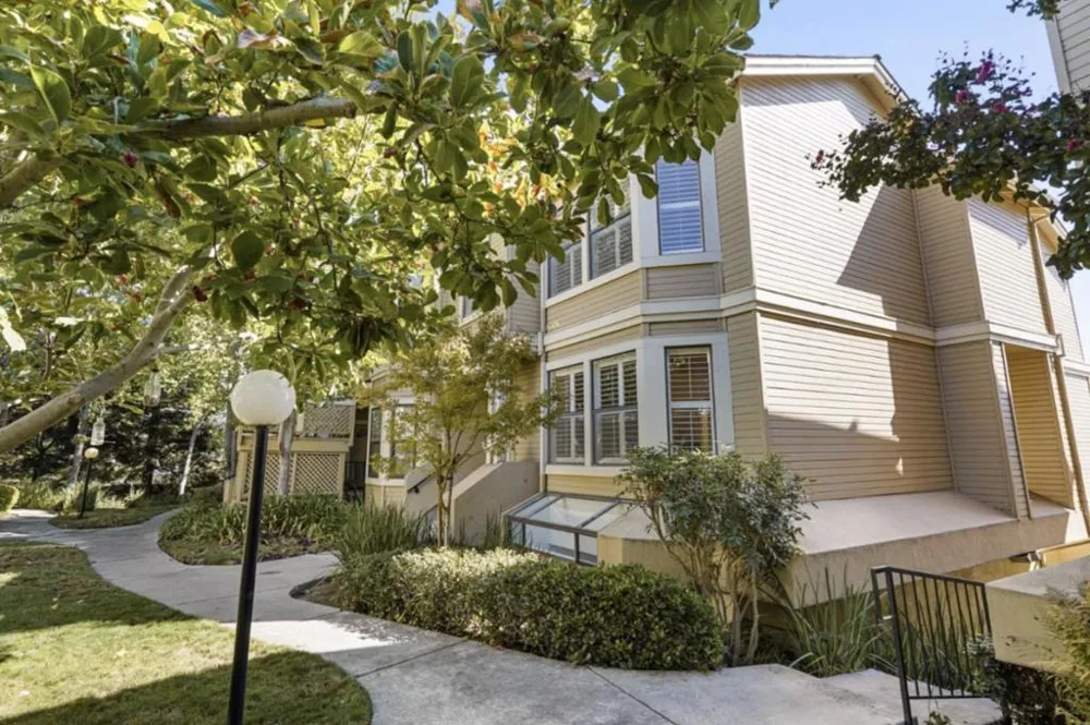 951 La Mesa Terrace #A Sunnyvale, CA 94086