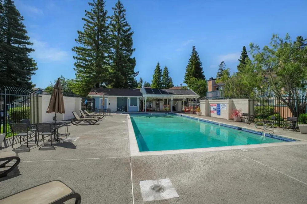 62 Glenwood Hercules, CA 94547