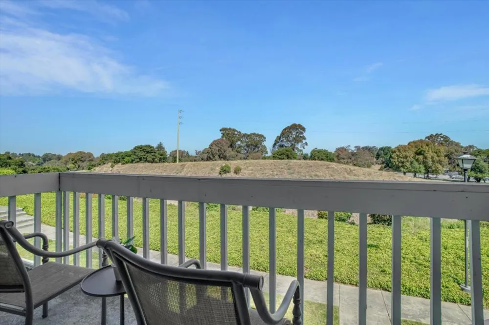 62 Glenwood Hercules, CA 94547