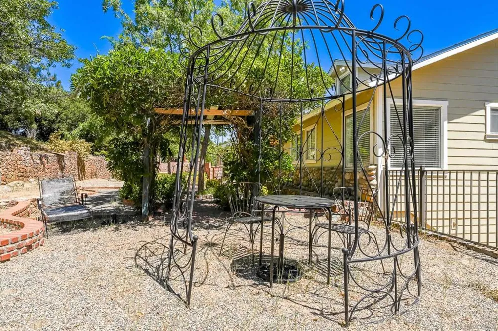 1577 Oak Land Julian, CA 92036
