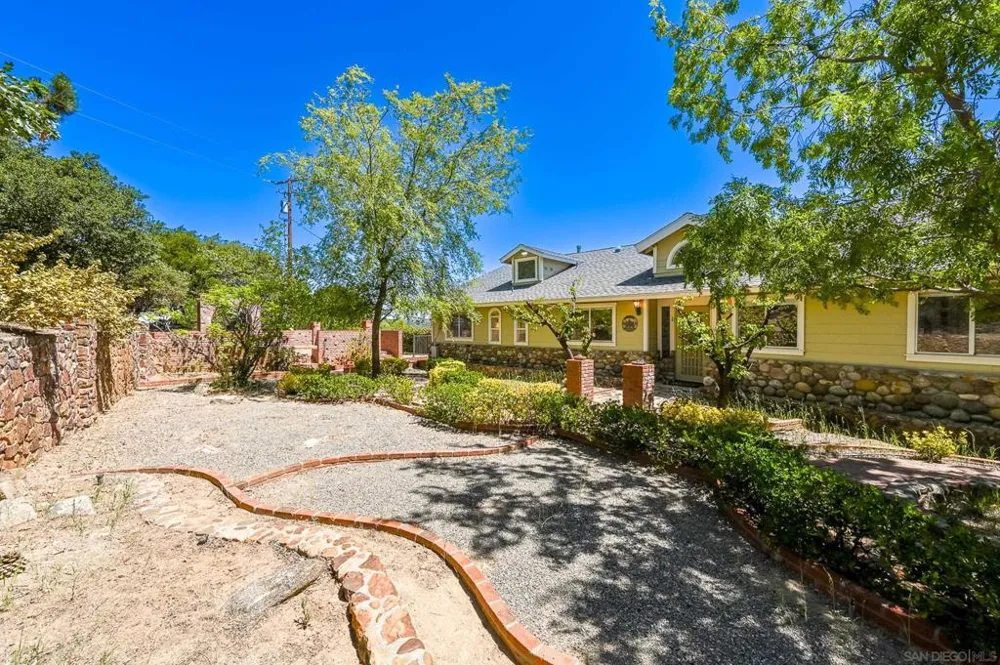 1577 Oak Land Julian, CA 92036