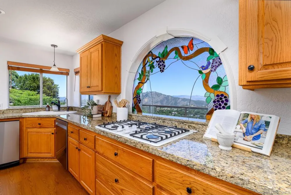 1577 Oak Land Julian, CA 92036