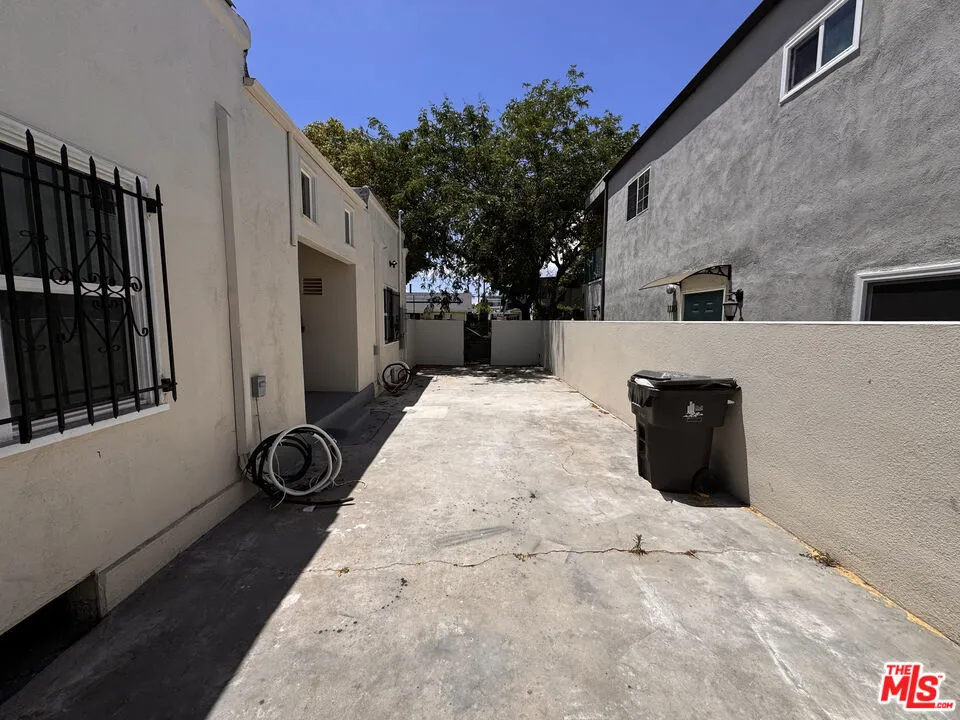 1100 Saint Louis Avenue Long Beach, CA 90804