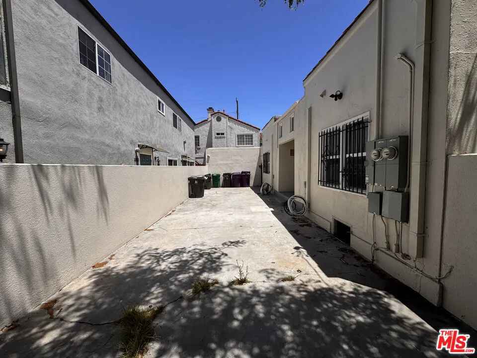 1100 Saint Louis Avenue Long Beach, CA 90804