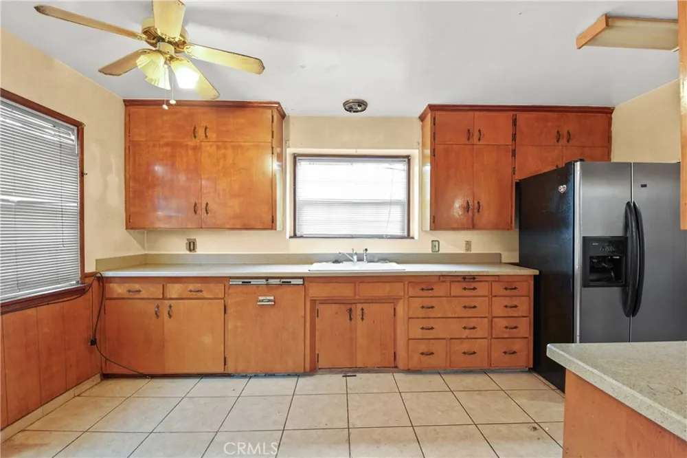 1122 W 124th Street Los Angeles, CA 90044