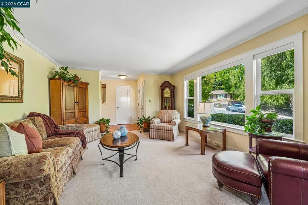 340 Donald Dr Moraga, CA 94556