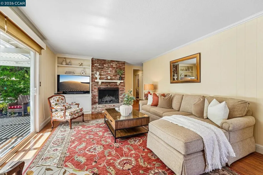 340 Donald Dr Moraga, CA 94556