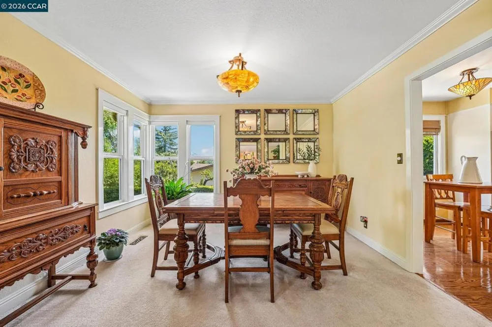 340 Donald Dr Moraga, CA 94556