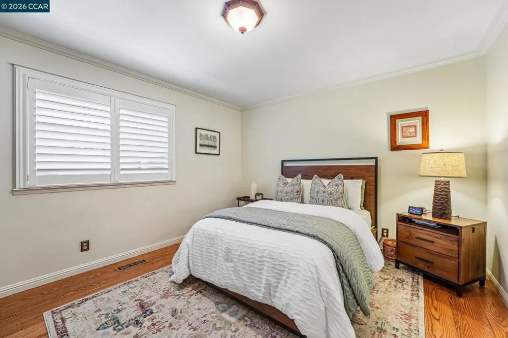 340 Donald Dr Moraga, CA 94556