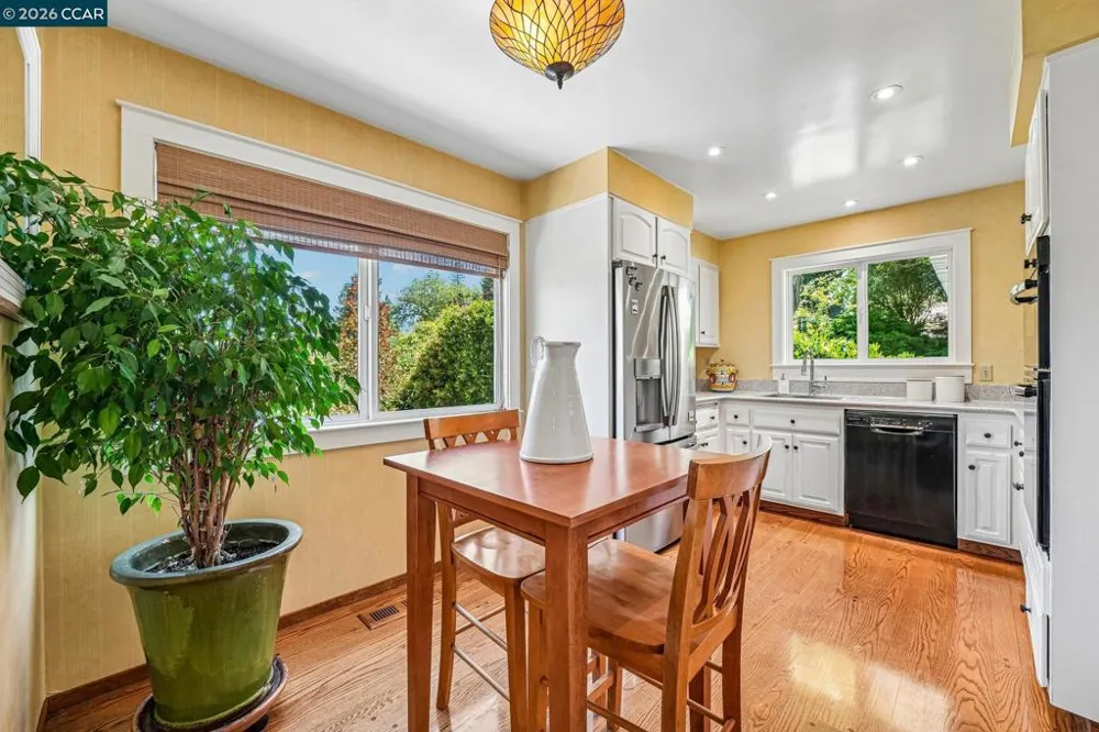 340 Donald Dr Moraga, CA 94556