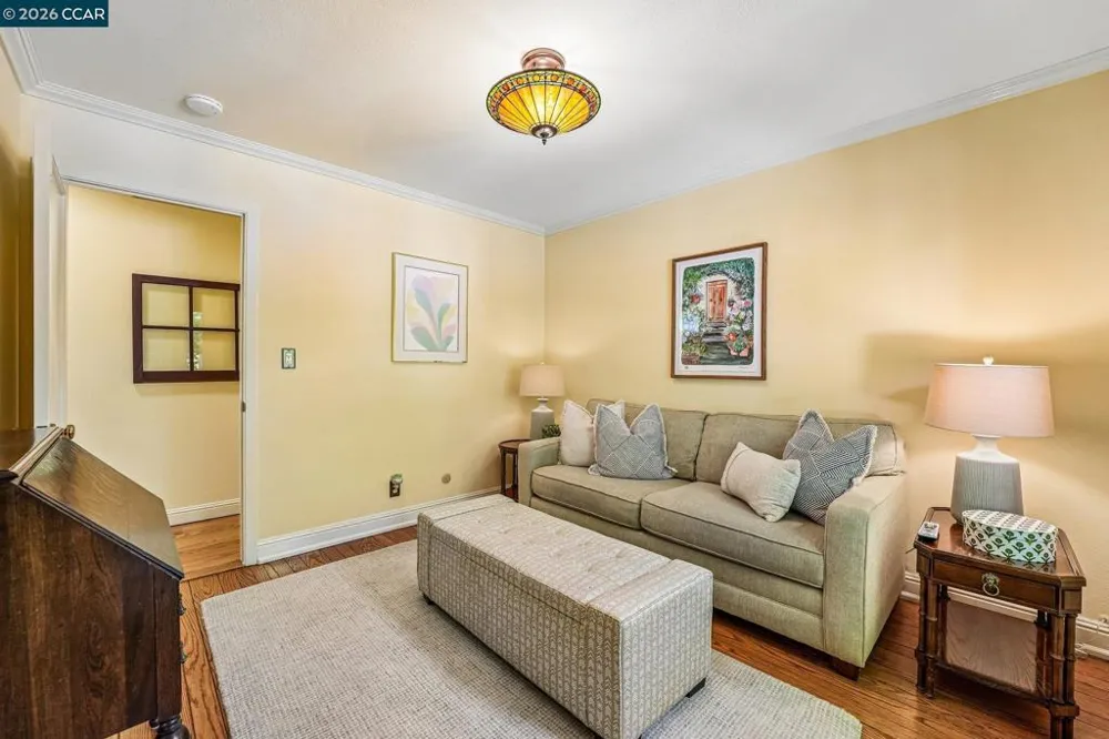 340 Donald Dr Moraga, CA 94556