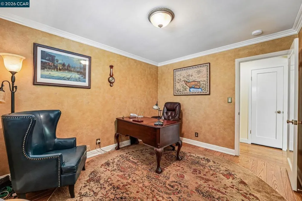 340 Donald Dr Moraga, CA 94556