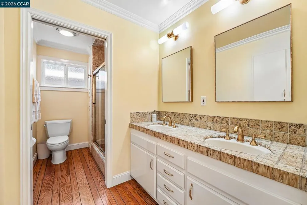 340 Donald Dr Moraga, CA 94556